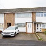 3 bedroom Terraced house For Sale - Cumberland Crescent, Cheltenham, GL51 8AL - £289,950